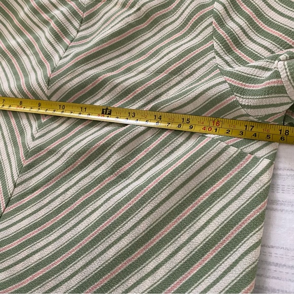 Monteau Butterfly Sleeves Ruffled Top - Picture 4 of 4